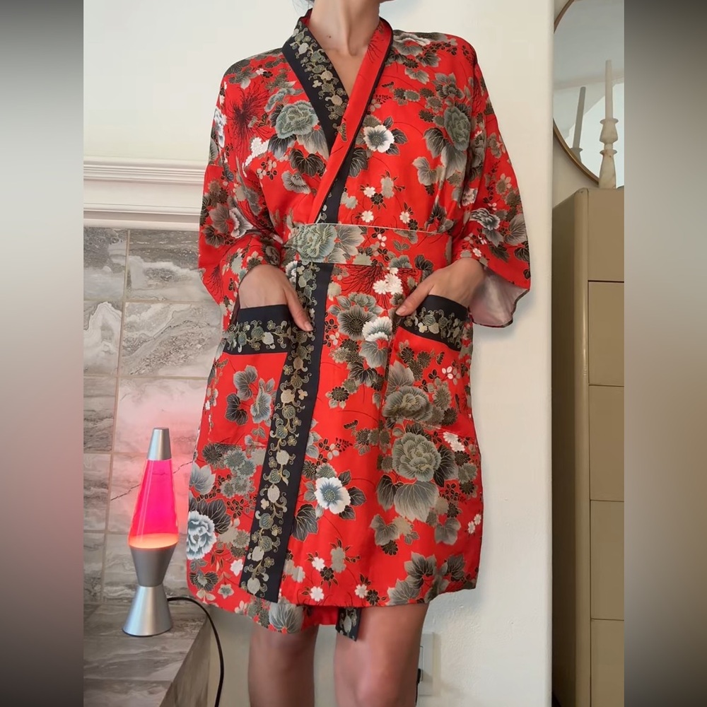 Japanese 100% Silk Kimono Red Black Floral Print